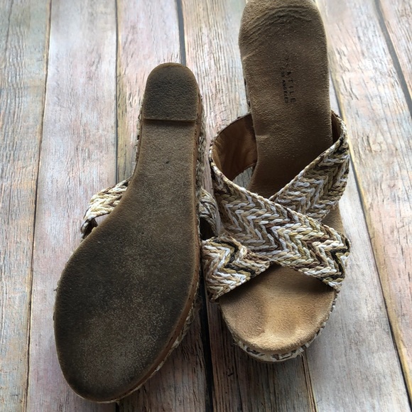 Volatile Sandal - Picture 5 of 7